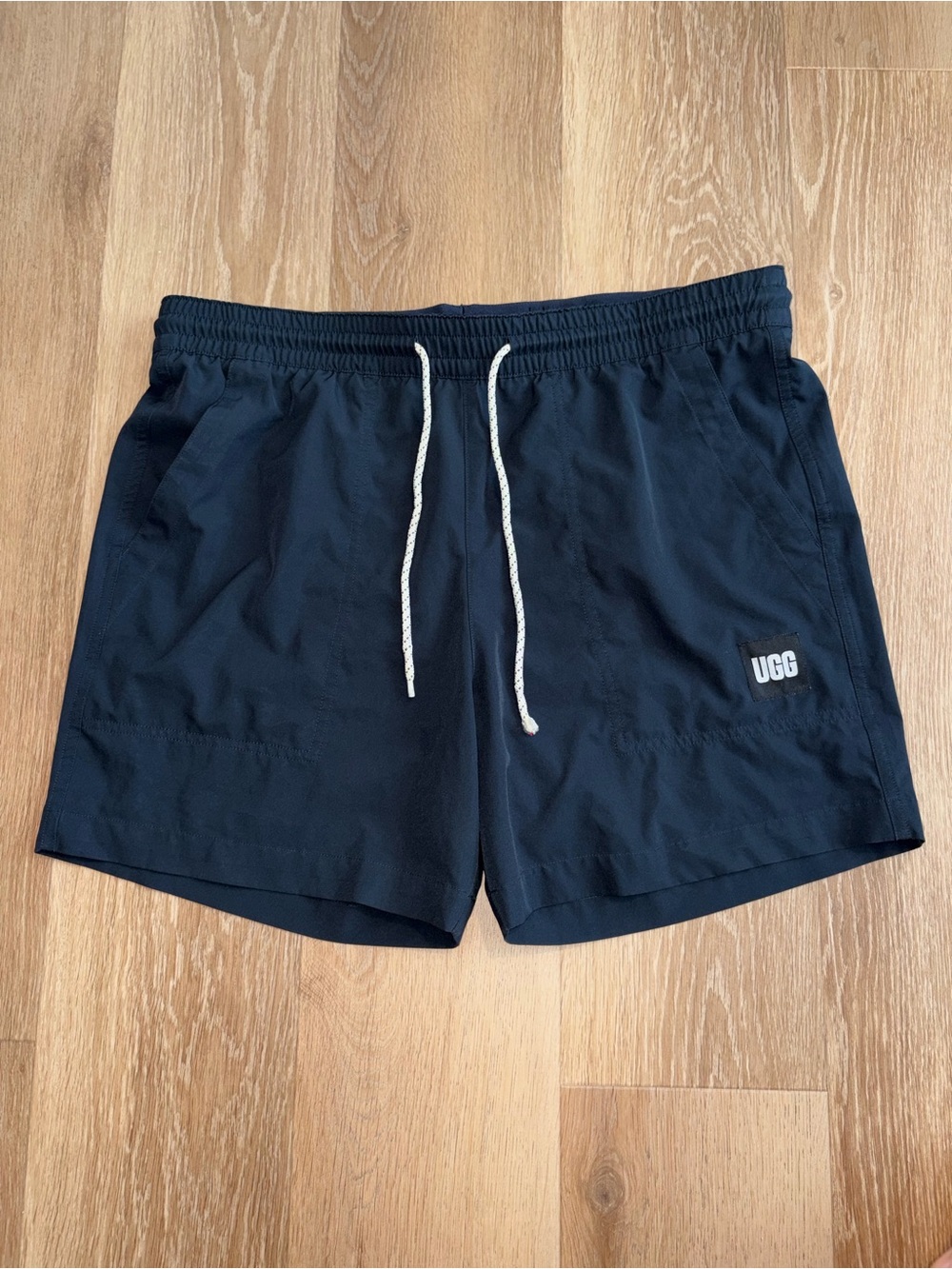 UGG Men’s Large Black Casual Shorts Elastic Waist Drawstring Logo Used

Men’s UG